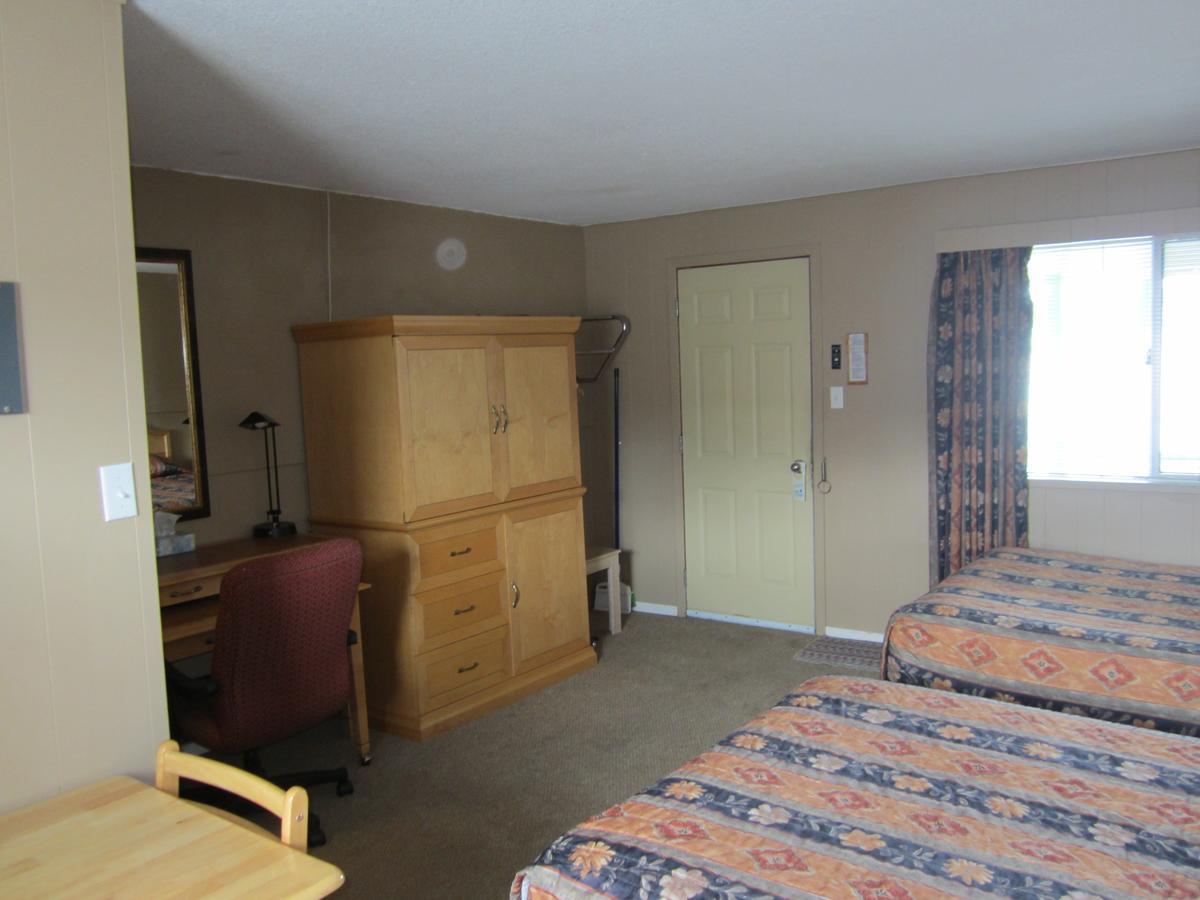 Bulkley Valley Motel New Hazelton Exterior photo