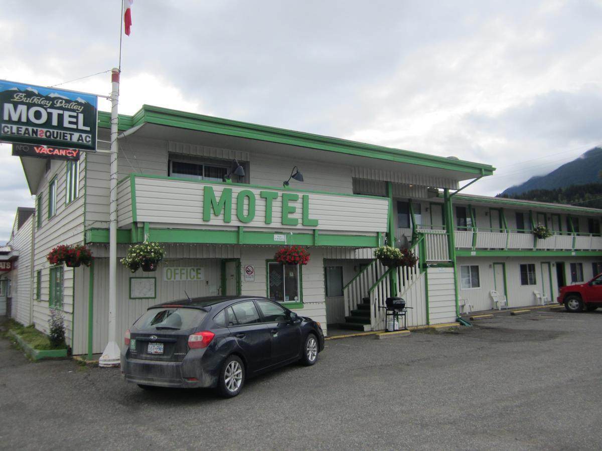Bulkley Valley Motel New Hazelton Exterior photo